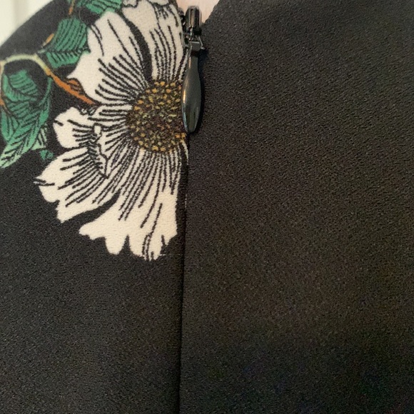 BANANA REPUBLIC BLACK FLORAL SLEEVELESS DRESS - Picture 6 of 7